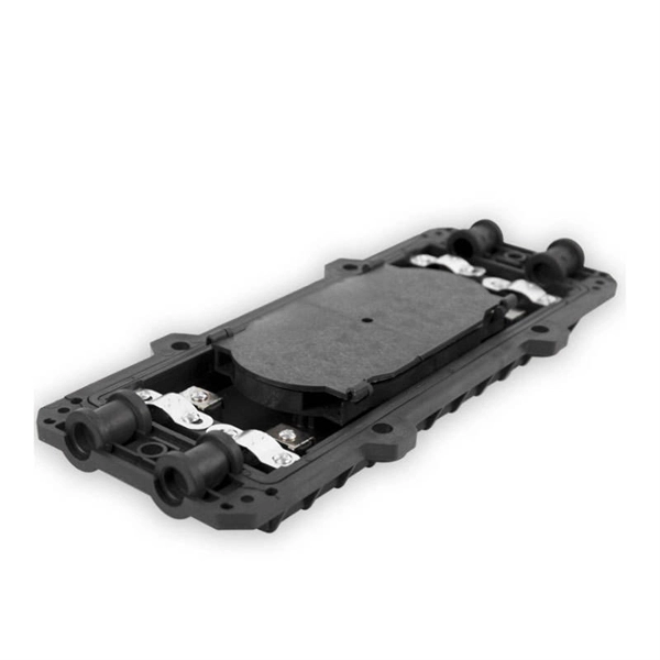Short circuit in high-voltage electrical distribution box