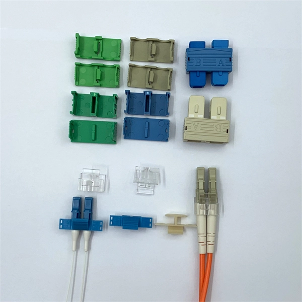 Replacing the switch door of the secondary distribution box