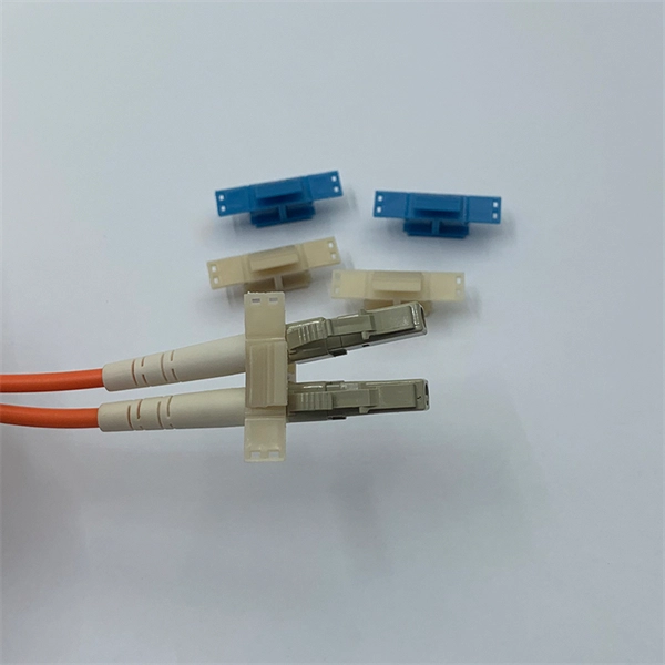 Vertical wiring of power cable trays