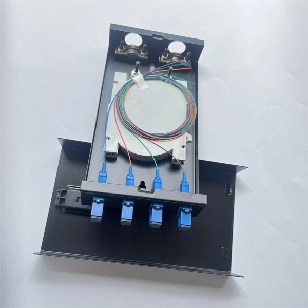 Are optical splitters available in large and small square aperture versions 